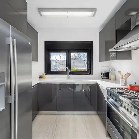 Luxury Modern Oasis W Private Garden! #25 *
