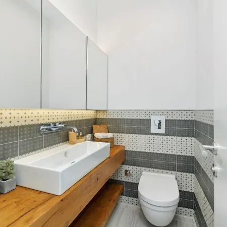 Luxury Modern Oasis W Private Garden! #25 Istanbul